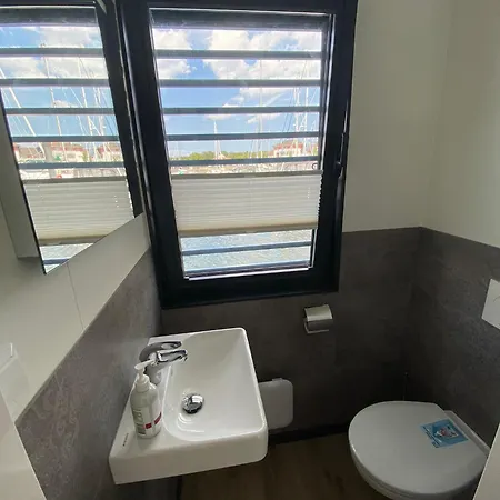 בית נופש Urlaub Auf Dem Wasser Mit Einmaligen Ausblick - Well Hausboote 10 בולטנהאגן