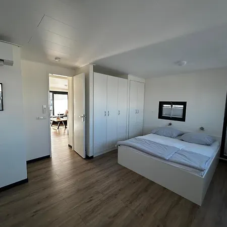 Urlaub Auf Dem Wasser Mit Einmaligen Ausblick - Well Hausboote 10 * בולטנהאגן