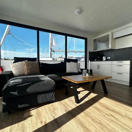 Urlaub Auf Dem Wasser Mit Einmaligen Ausblick - Well Hausboote 10 בית נופש *