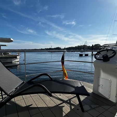 בית נופש Urlaub Auf Dem Wasser Mit Einmaligen Ausblick - Well Hausboote 10 *