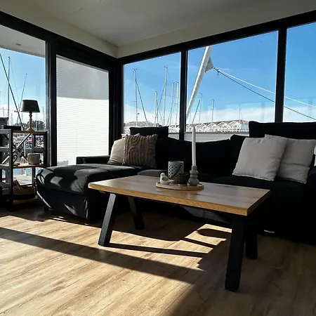 Urlaub Auf Dem Wasser Mit Einmaligen Ausblick - Well Hausboote 10 בית נופש בולטנהאגן