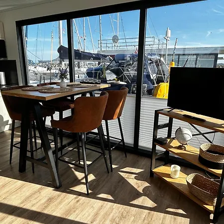 בית נופש Urlaub Auf Dem Wasser Mit Einmaligen Ausblick - Well Hausboote 10