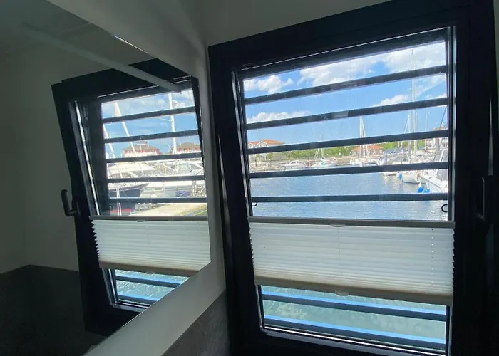 Urlaub Auf Dem Wasser Mit Einmaligen Ausblick - Hausboot 10 Nyaraló