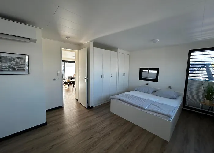 Urlaub Auf Dem Wasser Mit Einmaligen Ausblick - Hausboot 10 * Boltenhagen