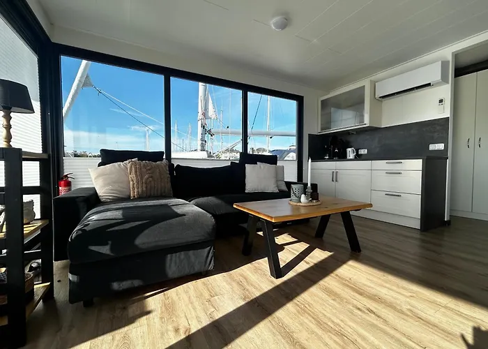 Urlaub Auf Dem Wasser Mit Einmaligen Ausblick - Hausboot 10 Nyaraló *