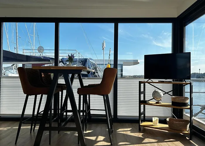 Urlaub Auf Dem Wasser Mit Einmaligen Ausblick - Hausboot 10 Nyaraló *