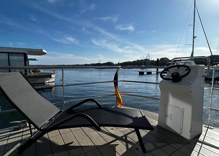 Nyaraló Urlaub Auf Dem Wasser Mit Einmaligen Ausblick - Hausboot 10 *
